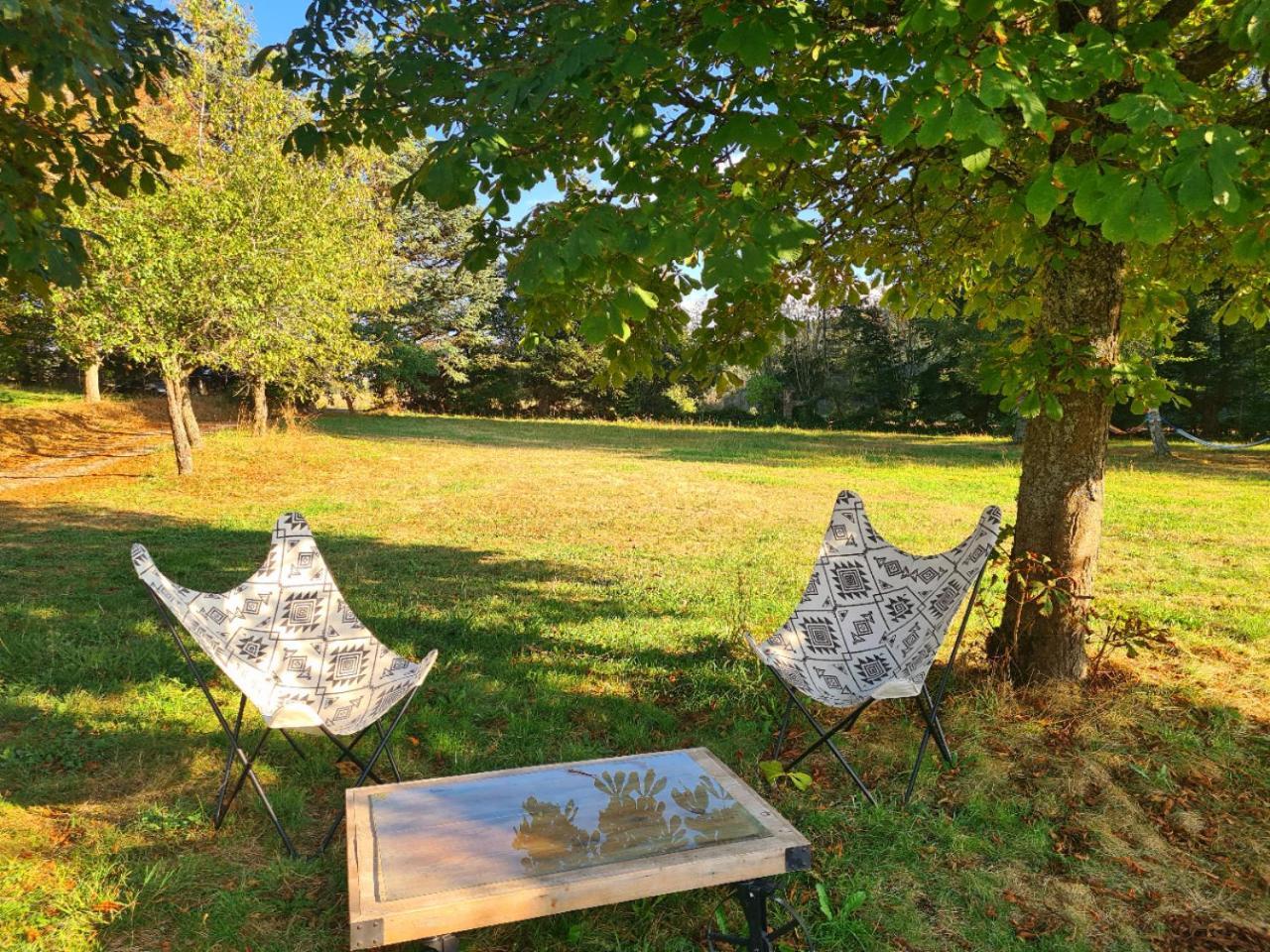 Room lover Les Chaizes Saint-Romain-Lachalm Extérieur photo